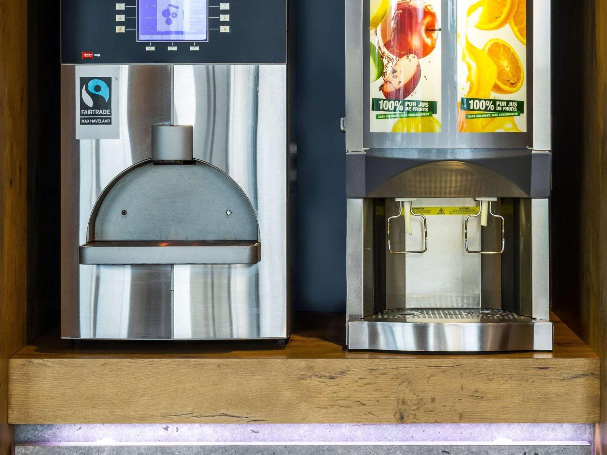 Ibis Budget Lyon Est Chaponnay Eksteriør billede